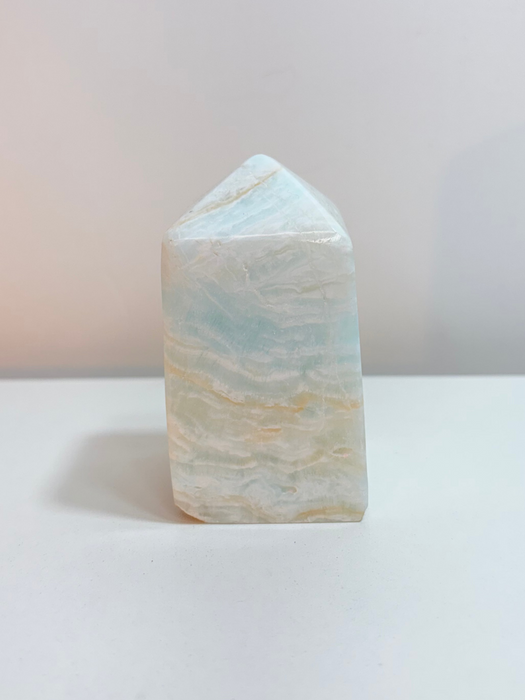 Dreamy Caribbean Calcite Tower