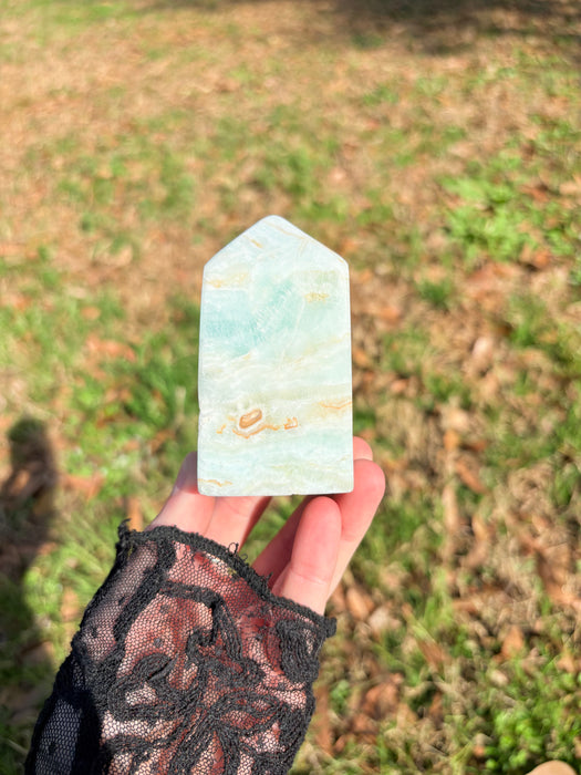 Dreamy Caribbean Calcite Tower