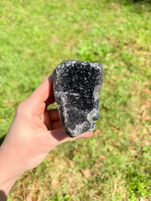 Black Sugary Amethyst Cut base