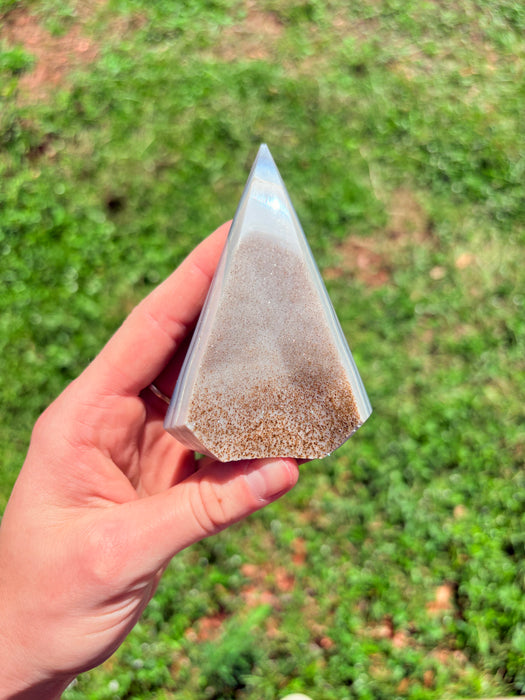 Flashy & Sugary White and Grey Agate Point