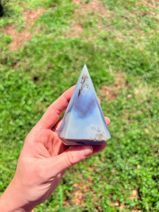 Flashy & Sugary White and Grey Agate Point