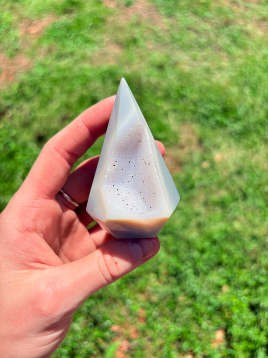 Gemy & Sugary White & Grey Agate Point
