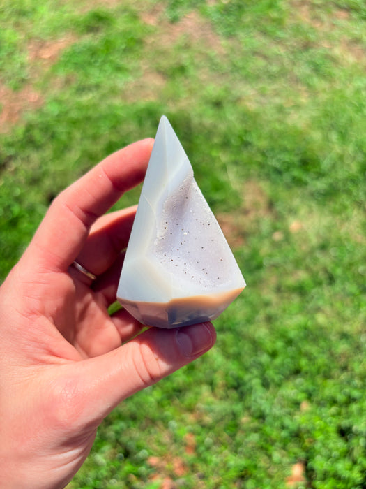 Gemy & Sugary White & Grey Agate Point