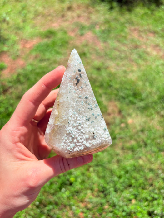 Absolutely Stunning Green & Silver Sugary Agate Point
