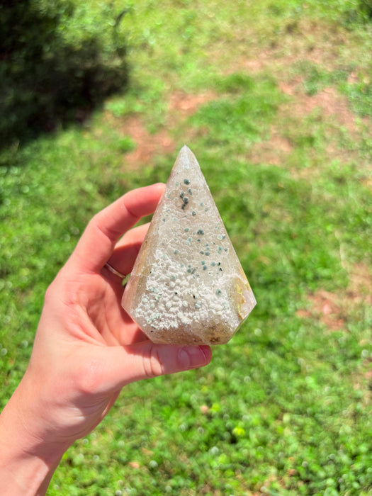 Absolutely Stunning Green & Silver Sugary Agate Point