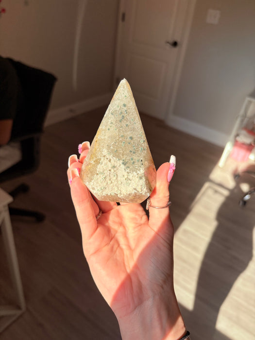 Absolutely Stunning Green & Silver Sugary Agate Point