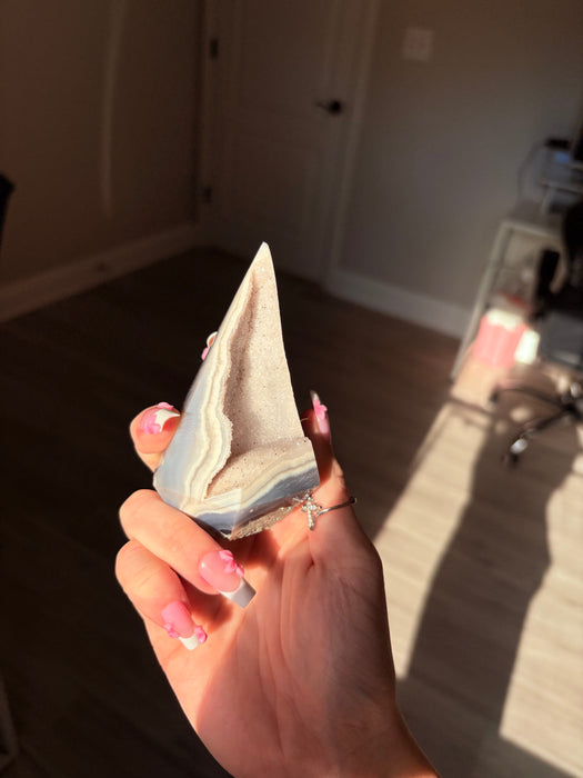 Gemy & Sugary White & Grey Agate Point